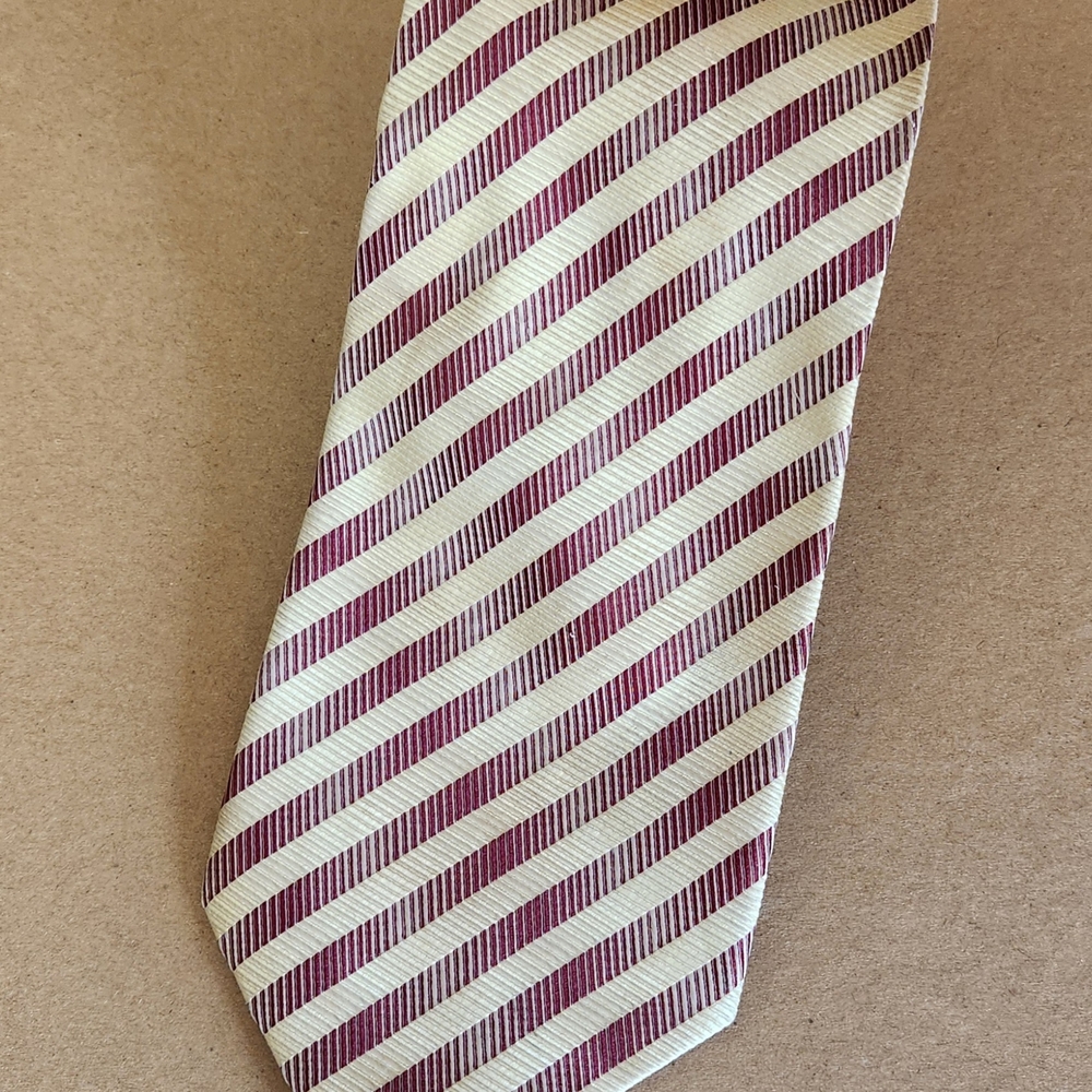 Elegant Red and Cream Striped Tie for Formal Occasions